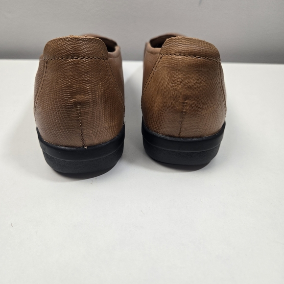 Clarks Brown Loafers - Picture 6 of 7